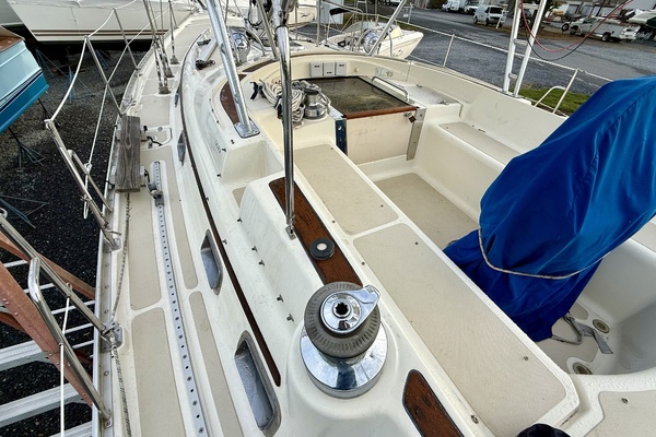 Surreal 47ft Caliber Yacht For Sale