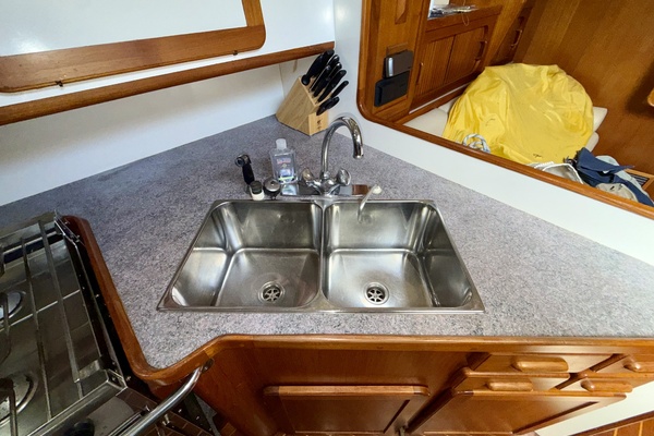 Surreal 47ft Caliber Yacht For Sale