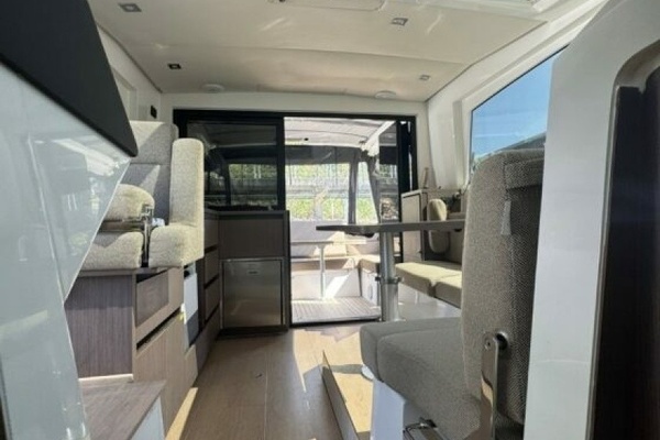 35ft Sealine Yacht For Sale