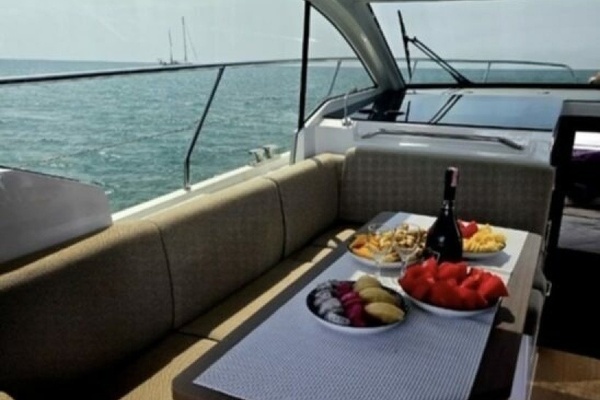 35ft Sealine Yacht For Sale