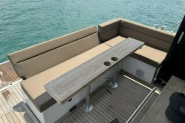 Photo of the 2023 Sealine SC335