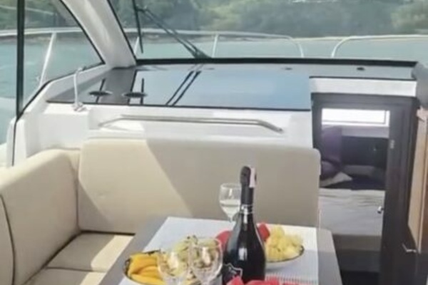 Sealine SC335 Yacht For Sale
