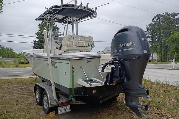 Photo of the 2016 Parker 23SE