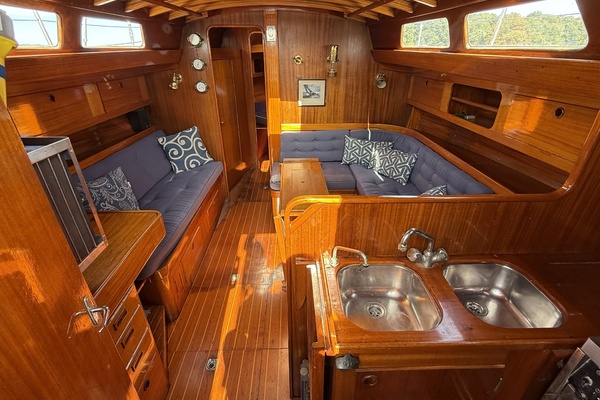 CARPE DIEM 33ft Vindo Yacht For Sale