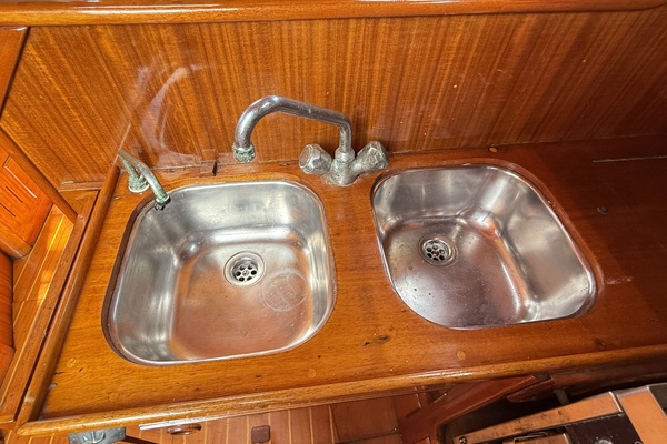 CARPE DIEM 33ft Vindo Yacht For Sale