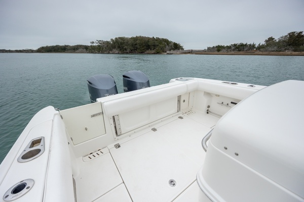 32ft Boston Whaler Yacht For Sale