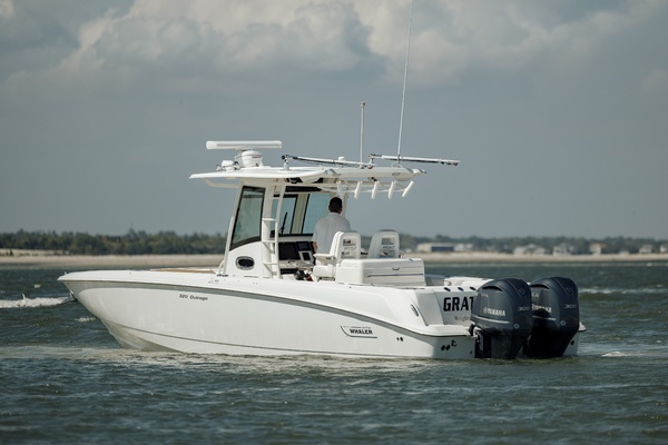 32ft Boston Whaler Yacht For Sale
