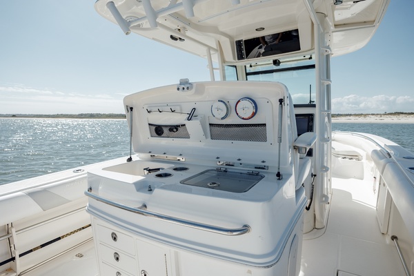 32ft Boston Whaler Yacht For Sale