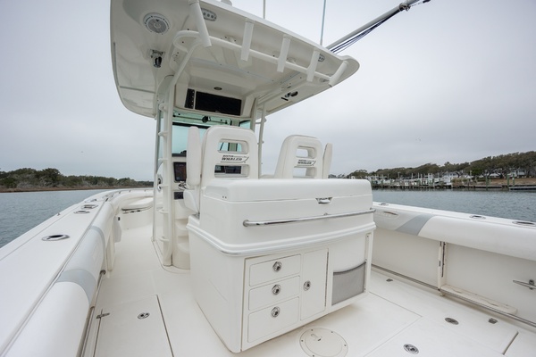 32ft Boston Whaler Yacht For Sale