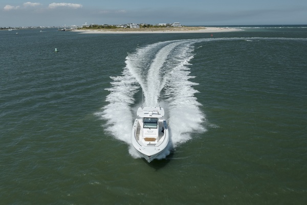 32ft Boston Whaler Yacht For Sale