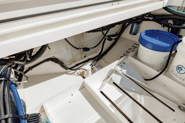32ft Boston Whaler Yacht For Sale