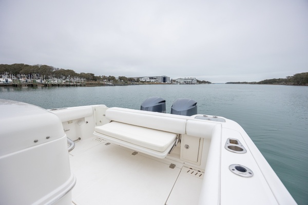 32ft Boston Whaler Yacht For Sale