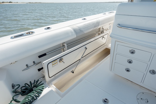 32ft Boston Whaler Yacht For Sale
