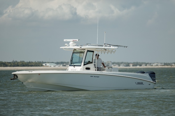 32ft Boston Whaler Yacht For Sale
