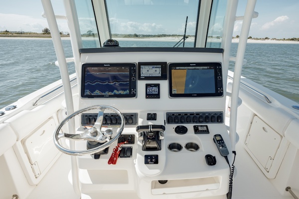 32ft Boston Whaler Yacht For Sale