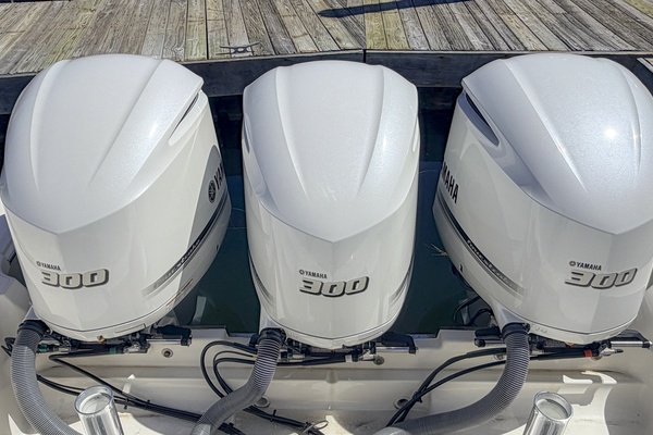 38ft Pursuit Yacht For Sale