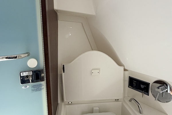 38ft Pursuit Yacht For Sale