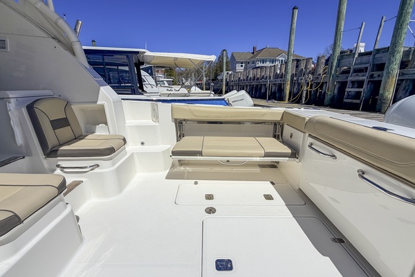 38ft Pursuit Yacht For Sale