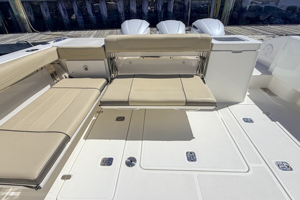 38ft Pursuit Yacht For Sale