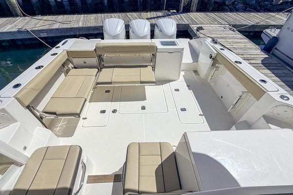 38ft Pursuit Yacht For Sale