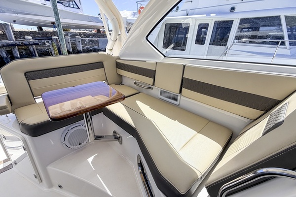 38ft Pursuit Yacht For Sale