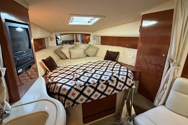 32ft Sea Ray Yacht For Sale