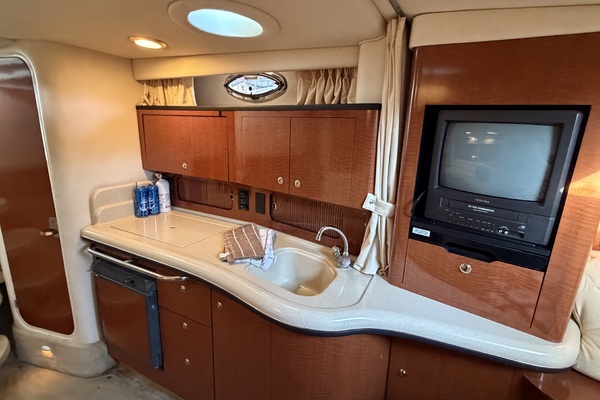 32ft Sea Ray Yacht For Sale
