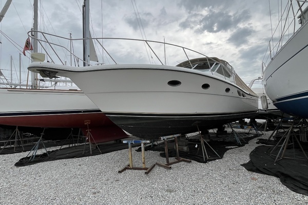 Photo of the 1999 Tiara Yachts 3500 Open "Highlander"