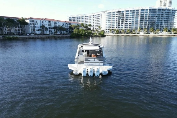 2021 Cruisers Yachts 42
