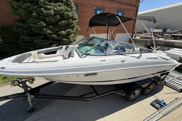 24-ft-Four Winns-2011-H240- Holland Michigan United States  yacht for sale