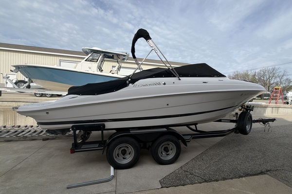 24ft Four Winns Yacht For Sale