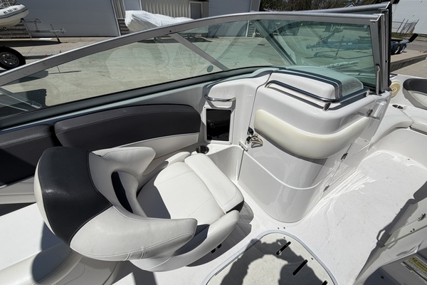 24ft Four Winns Yacht For Sale