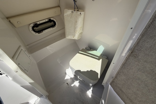 24ft Four Winns Yacht For Sale