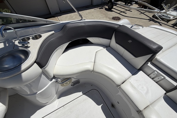 24ft Four Winns Yacht For Sale