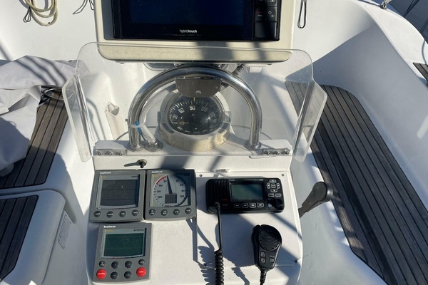 Photo of the 2000 Beneteau Oceanis 361 "In Stock"