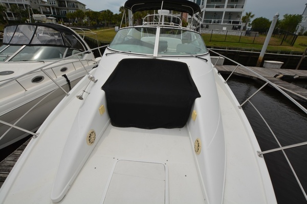 Photo of the 2000 Carver 350 Mariner "Miss Kitty"
