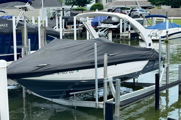 Photo of the 2019 Regal 2100 Bowrider
