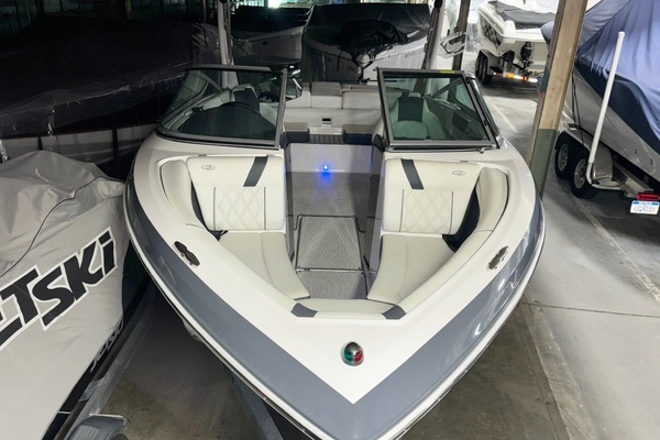 Photo of the 2019 Regal 2100 Bowrider