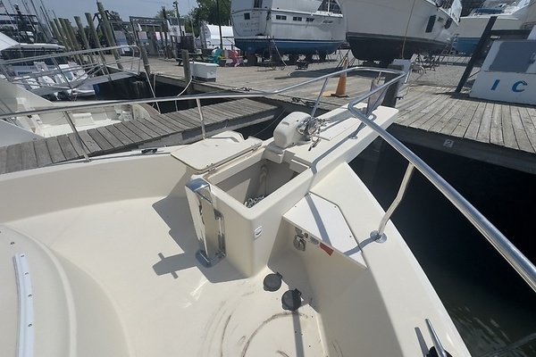 2006 Mainship 43