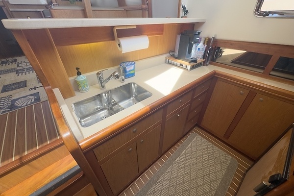 2006 Mainship 43