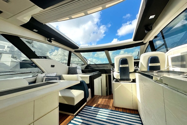 2015 Azimut 55