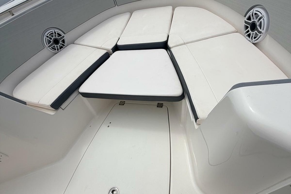 30ft Robalo Yacht For Sale
