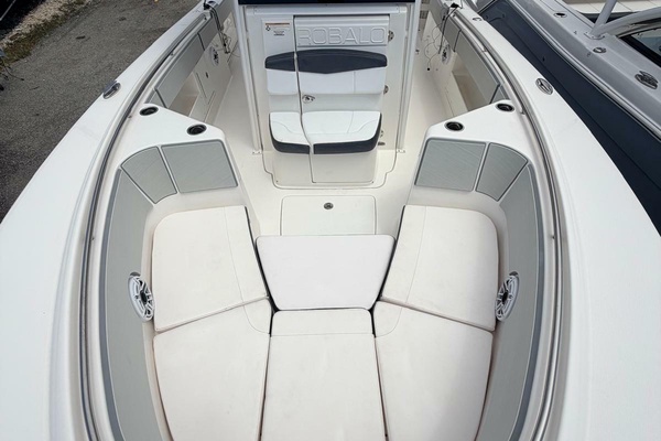 30ft Robalo Yacht For Sale