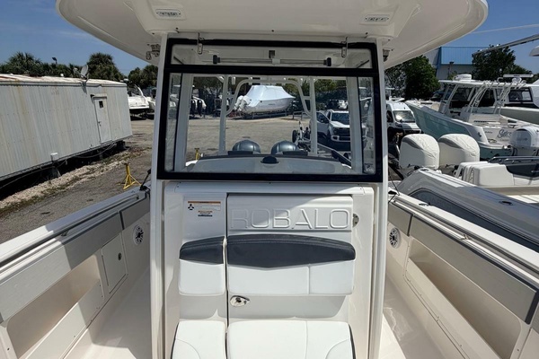 30ft Robalo Yacht For Sale