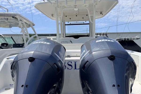 30ft Robalo Yacht For Sale