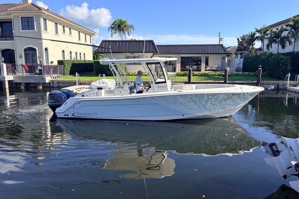 30ft Robalo Yacht For Sale