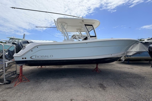 30ft Robalo Yacht For Sale