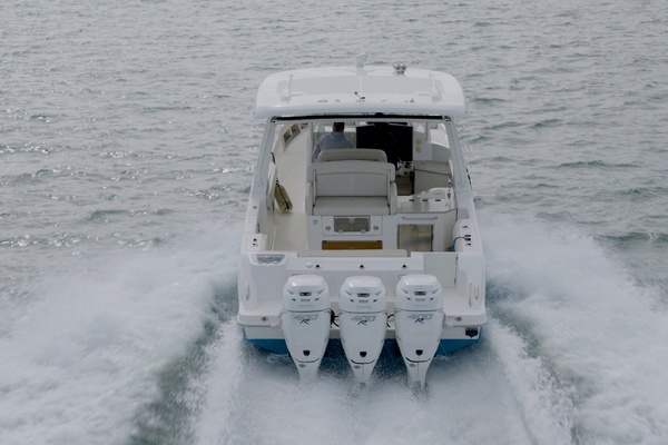 35ft Boston Whaler Yacht For Sale