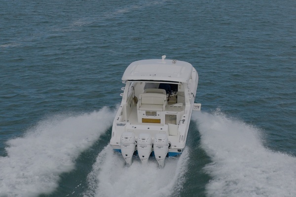 2018 Boston Whaler 35