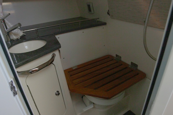 35ft Boston Whaler Yacht For Sale